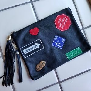 Coming in clutch!🙊👛